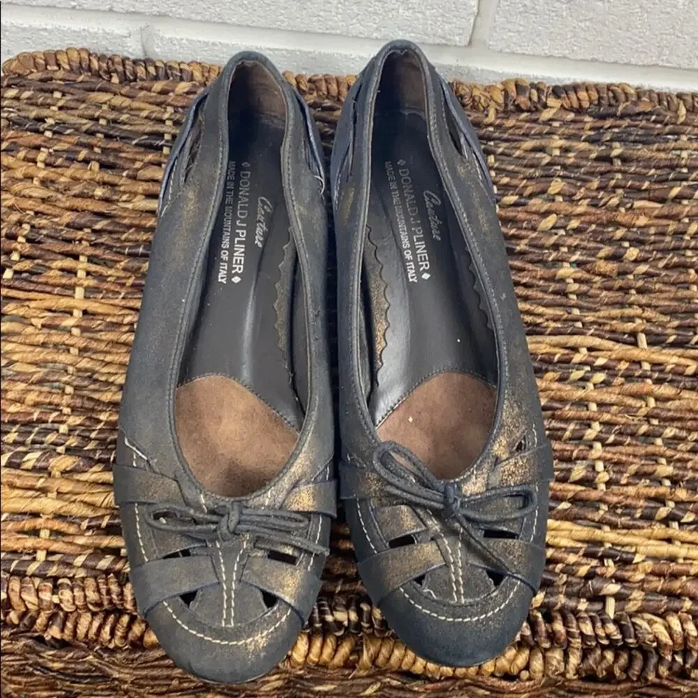 Donald Pliner Women's Black & Gold Flats Loafers With Bow Tie On Top Size 6.5